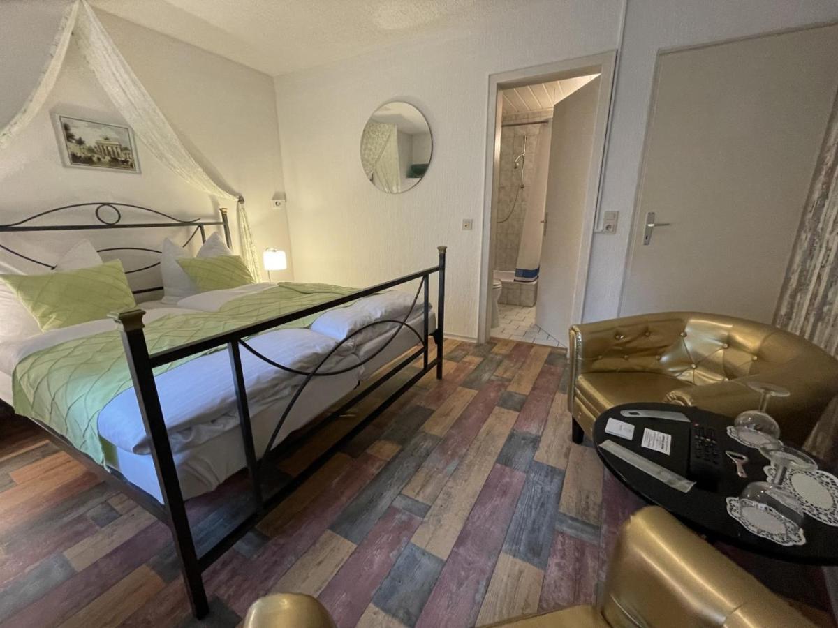 Astoria Hotel Bad Wildstein ทราเบิน-ทราร์บาค ภายนอก รูปภาพ