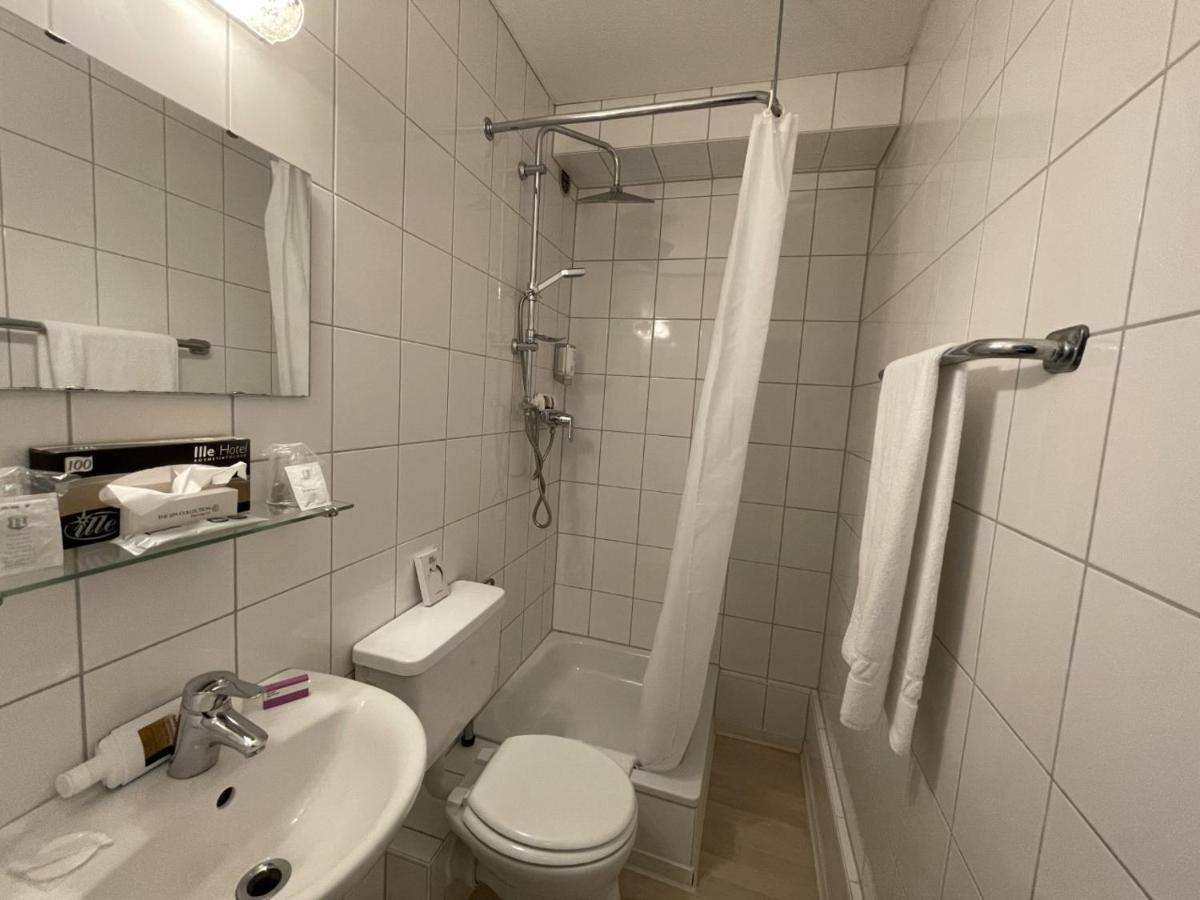 Astoria Hotel Bad Wildstein ทราเบิน-ทราร์บาค ภายนอก รูปภาพ