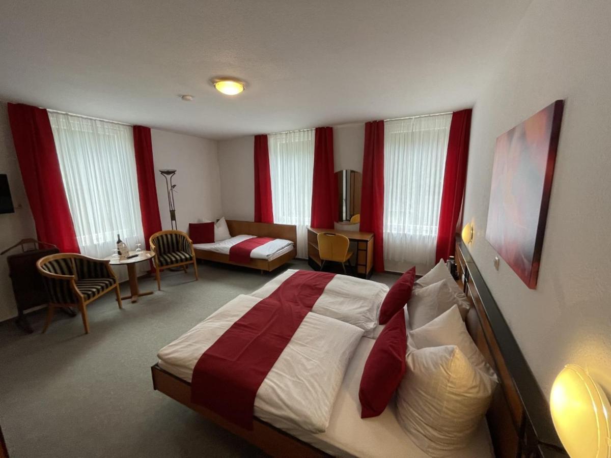 Astoria Hotel Bad Wildstein ทราเบิน-ทราร์บาค ภายนอก รูปภาพ
