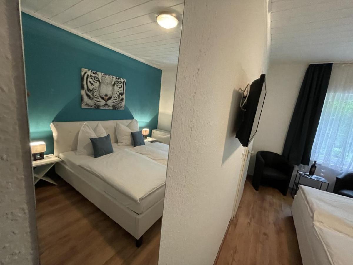 Astoria Hotel Bad Wildstein ทราเบิน-ทราร์บาค ภายนอก รูปภาพ