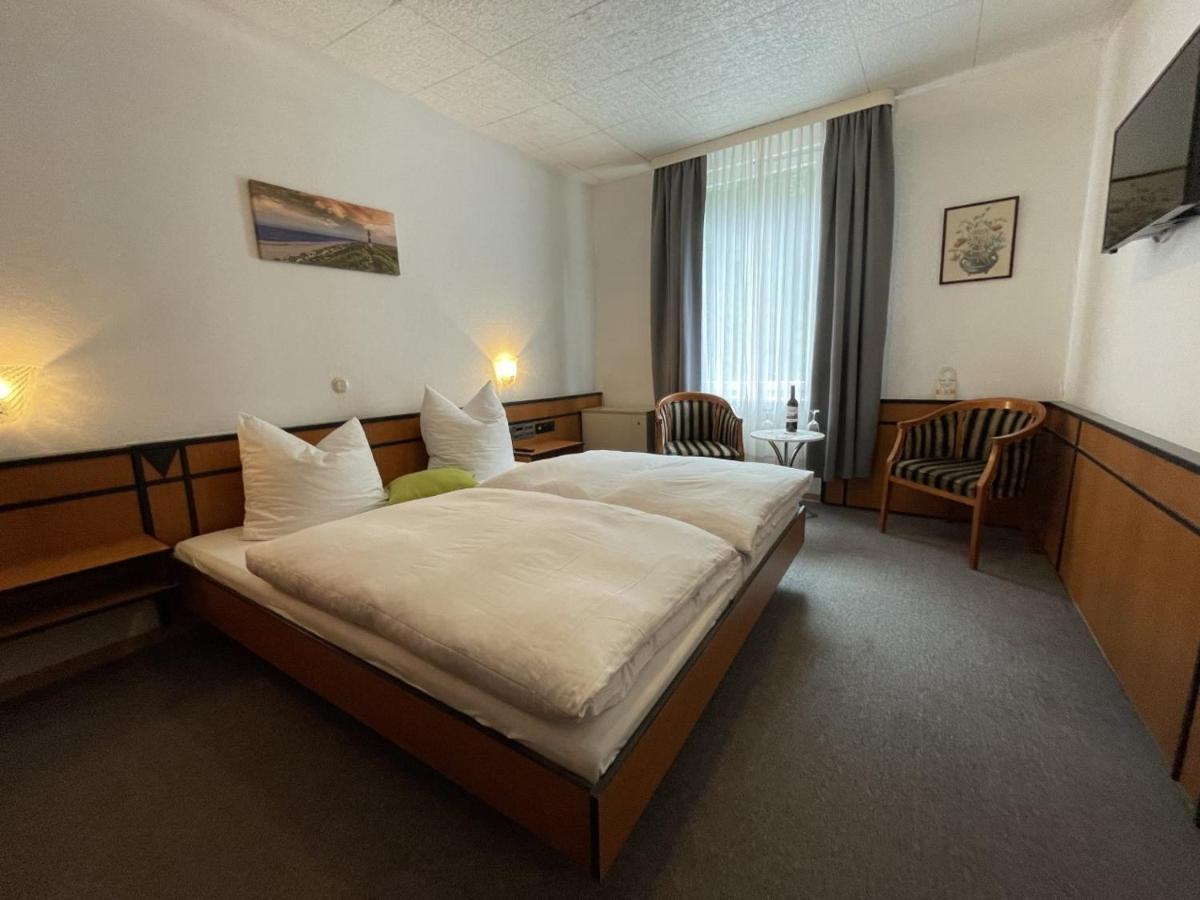 Astoria Hotel Bad Wildstein ทราเบิน-ทราร์บาค ภายนอก รูปภาพ