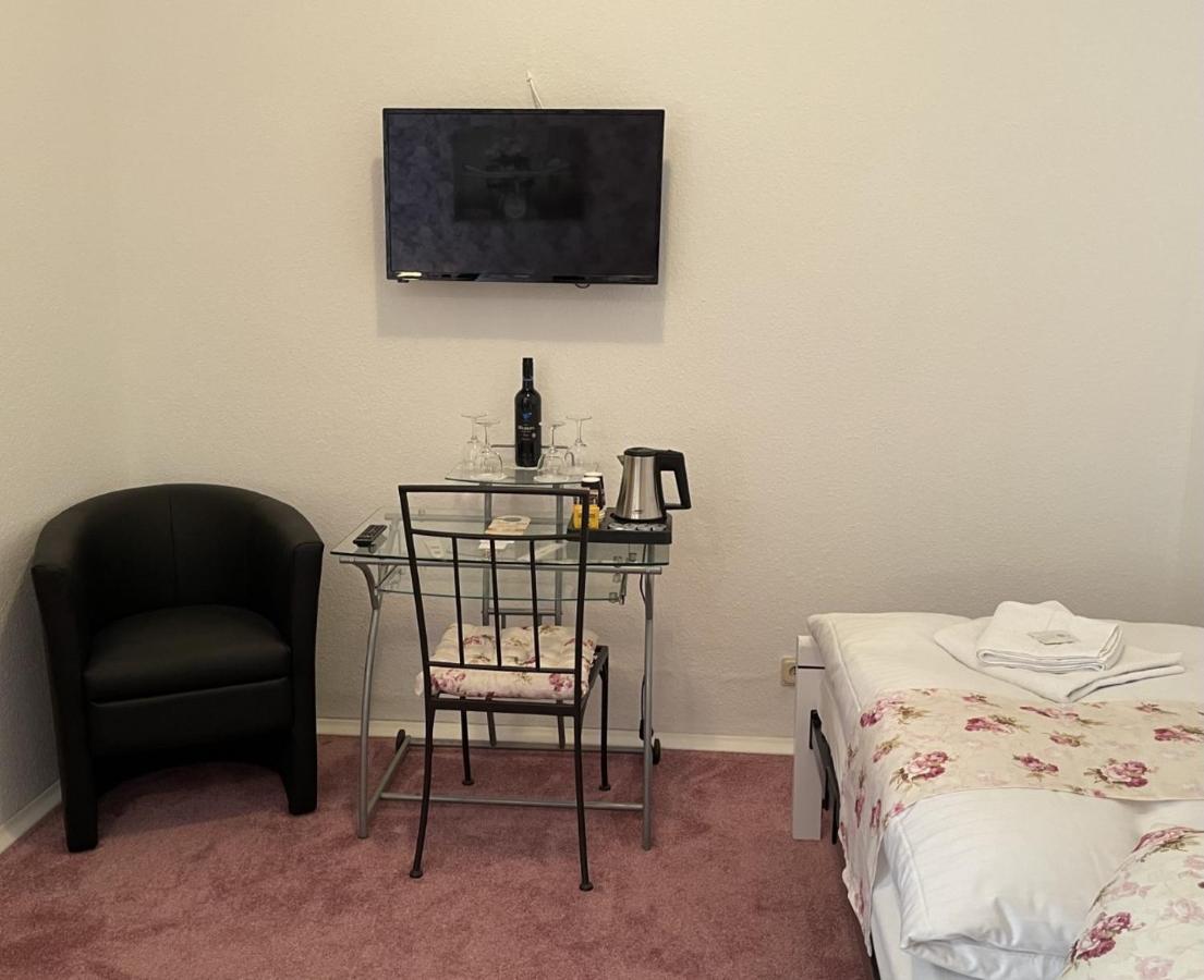 Astoria Hotel Bad Wildstein ทราเบิน-ทราร์บาค ภายนอก รูปภาพ