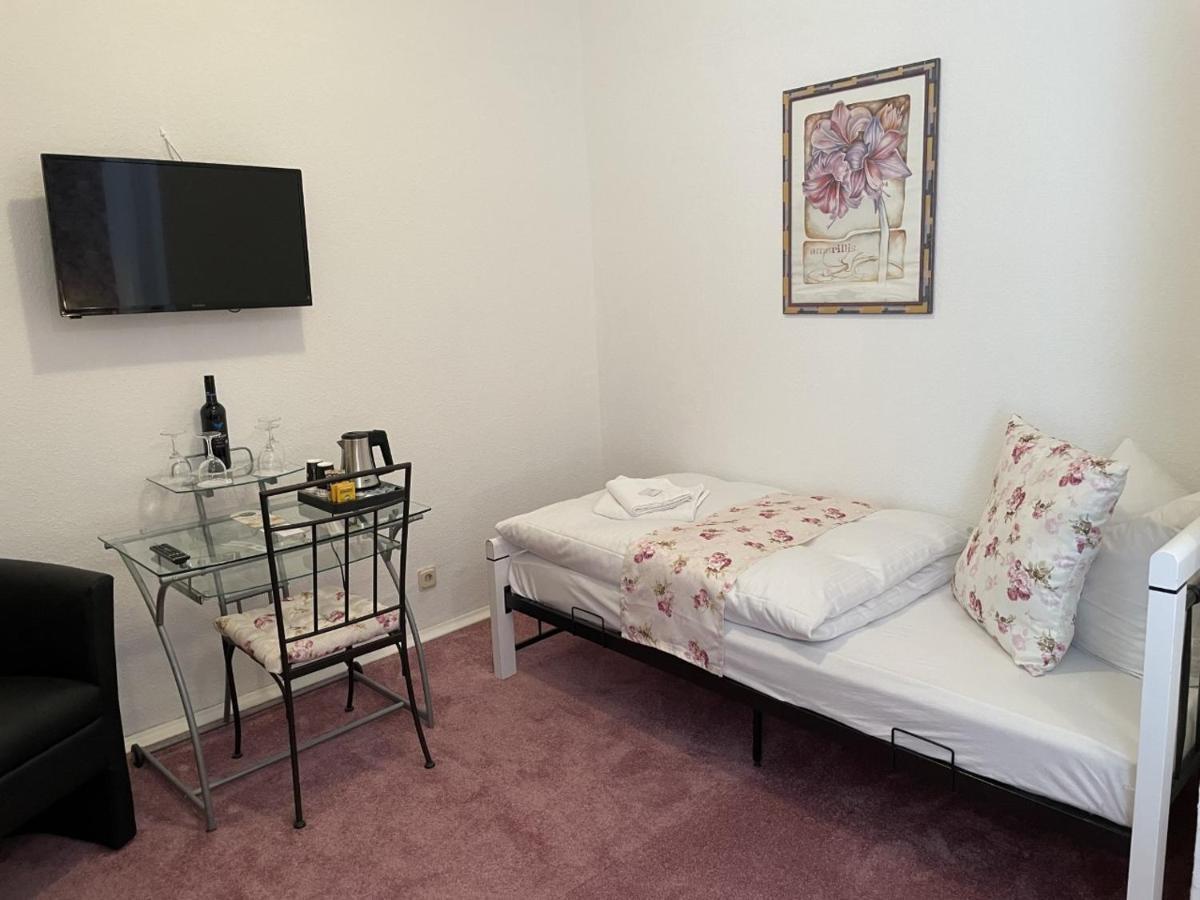 Astoria Hotel Bad Wildstein ทราเบิน-ทราร์บาค ภายนอก รูปภาพ